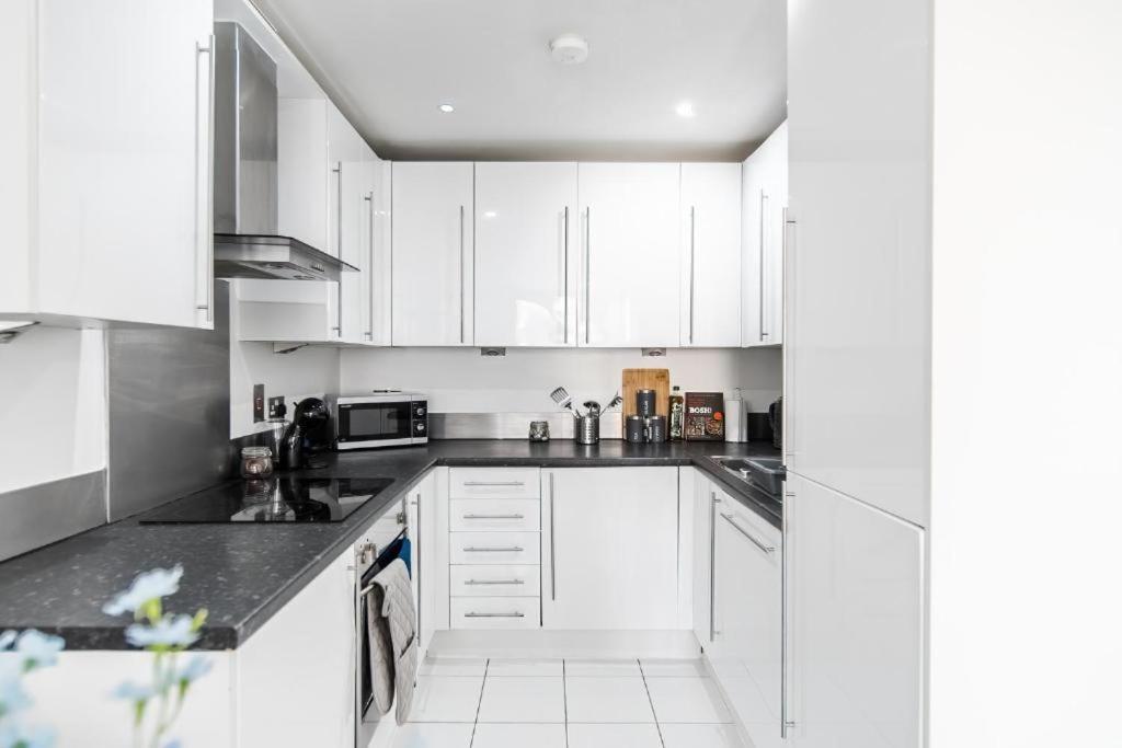 Modern One-bed Apartment, Hallsville Rd Appartamento Londra