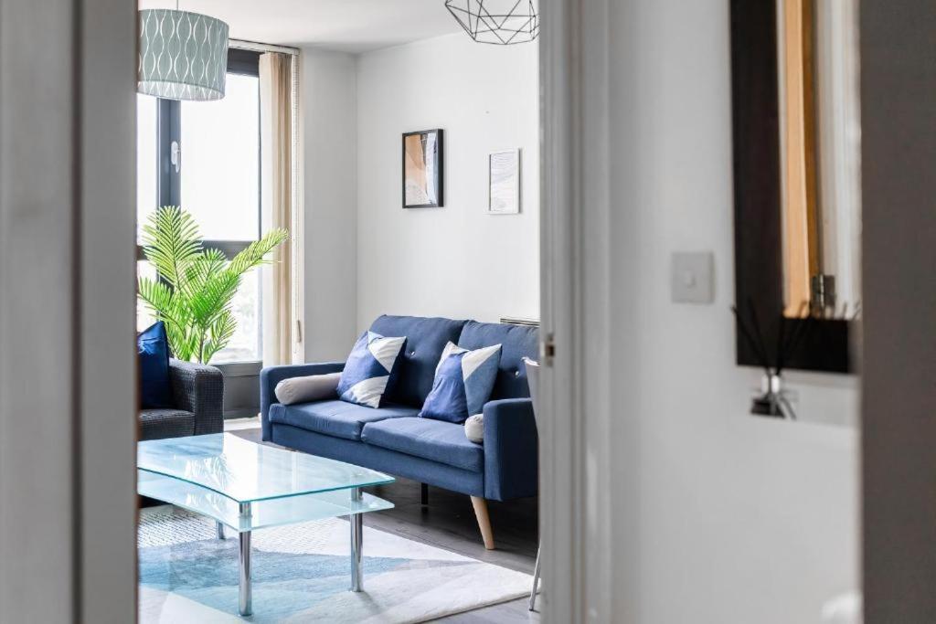 Modern One-bed Apartment, Hallsville Rd Appartamento *