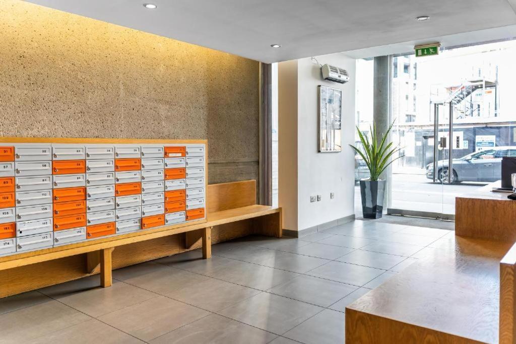Appartamento Modern One-bed Apartment, Hallsville Rd