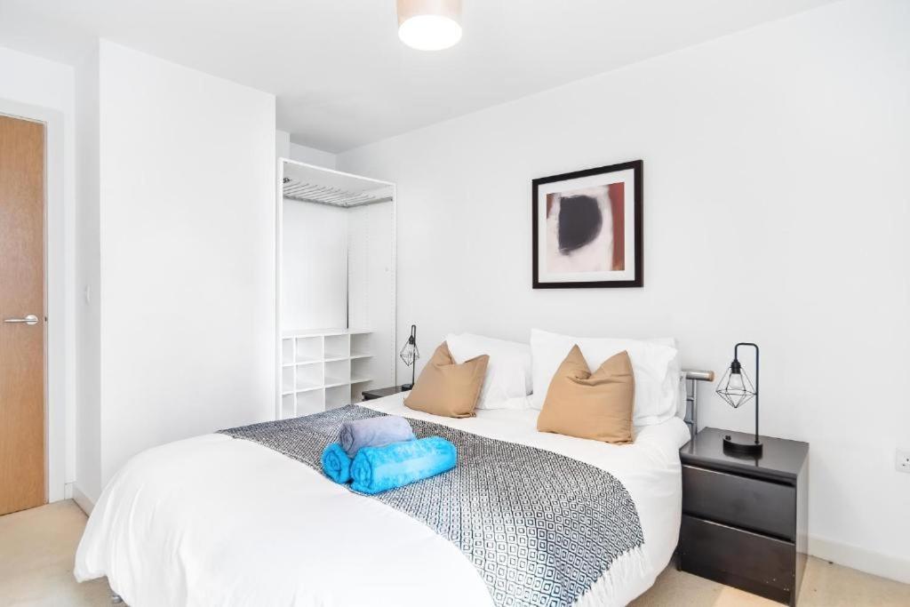 Modern One-bed Apartment, Hallsville Rd Appartamento Londra